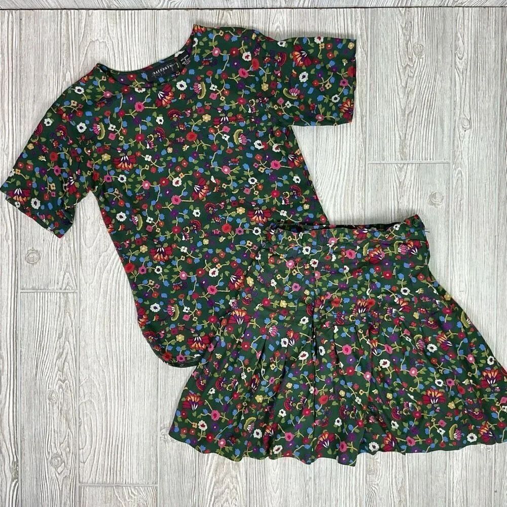 Vintage Rafferty Women's Outfit Set Short Sleeve Top Small, Skirt 7/8 Floral Gre